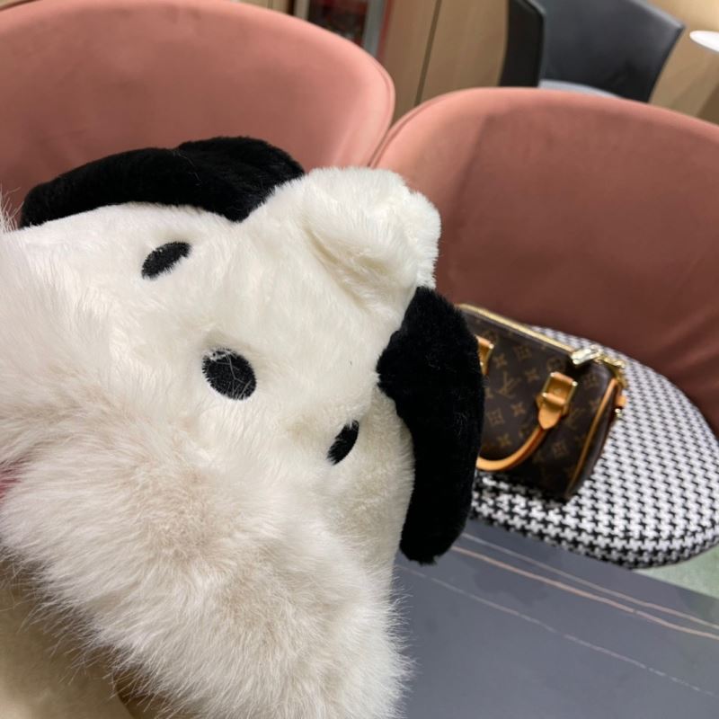 Burberry Caps Scarfs